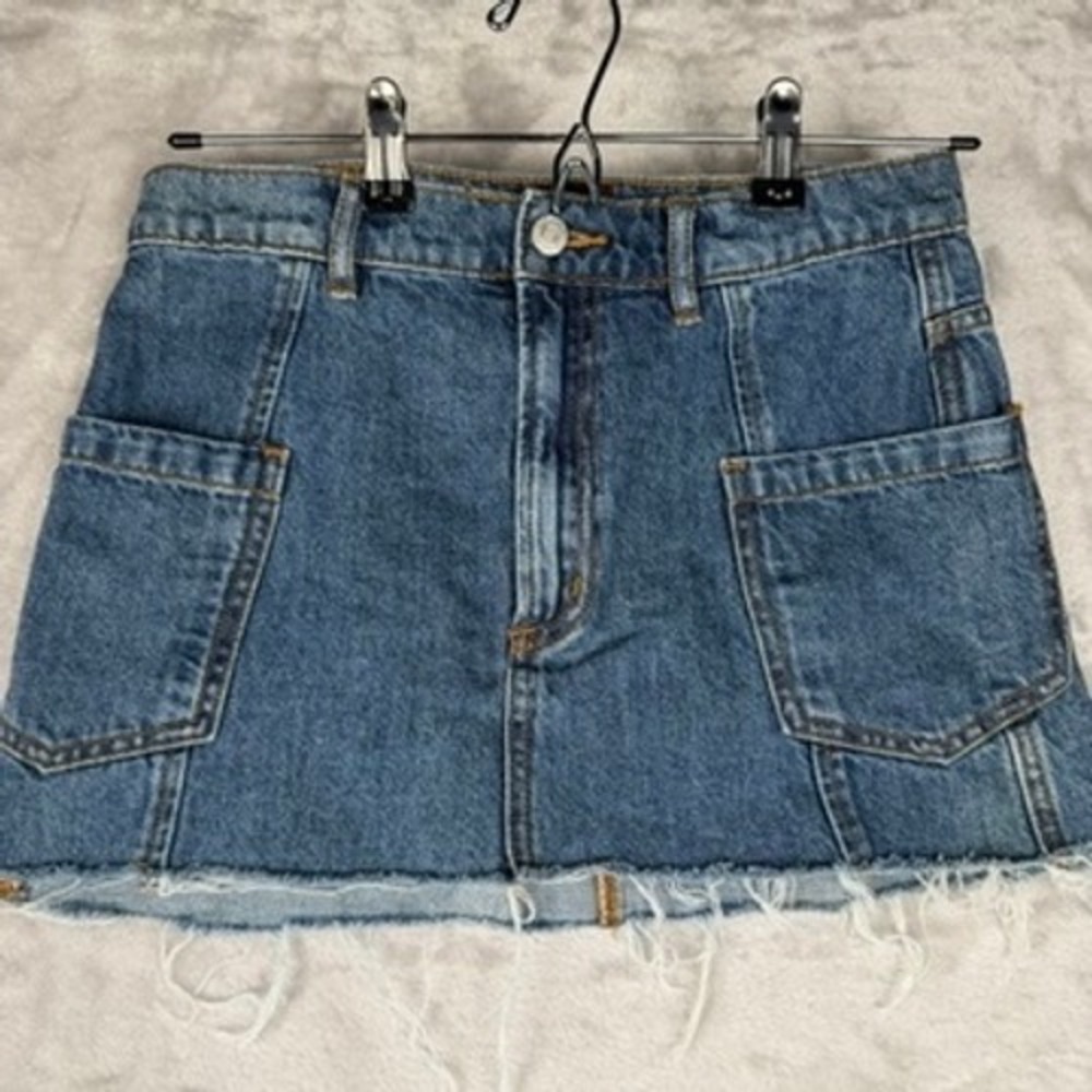 BDG Urban Outfitters Denim A-Line Mini Skirt Frayed Hem Blue Size M